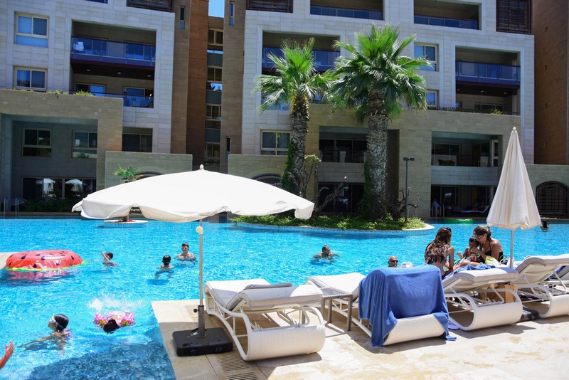 Lunch by the pool at Kempinski Summerland Hotel & Resort